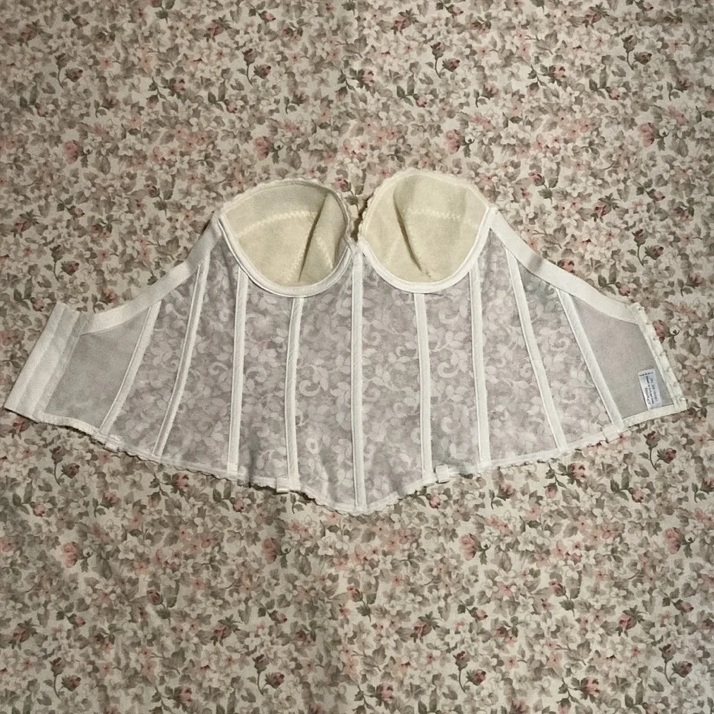 Vintage White Strapless Bra
